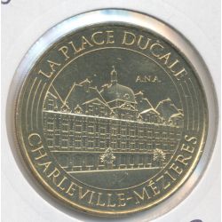 Dept08 - la place ducale - Charlevilles mezieres - 2016