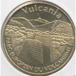 Dept63 - Vulcania N°2 - 2012 - le cone et la chaine des puys