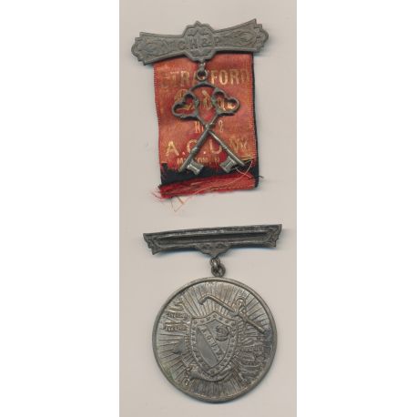 Médaille Maçonnique - Loge Strafford - agrafe C.H.P avec 2 clés  - ruban déchiré - Missouri - Etats-Unis