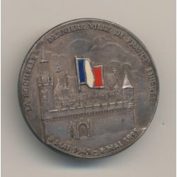 Médaille/Pins - La Rochelle dernière ville de France libérée - Hotel e ville - 1945/1995 