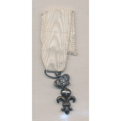 Décoration du lys - en argent