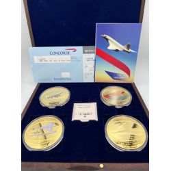 Coffret Prestige - 4 Médailles Concorde - avec cartes postales et boarding pass - cuivre doré - 70mm