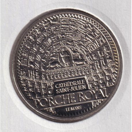 Dept72 - Cathédrale St julien - 2022 - porche royal - Le mans - blanche