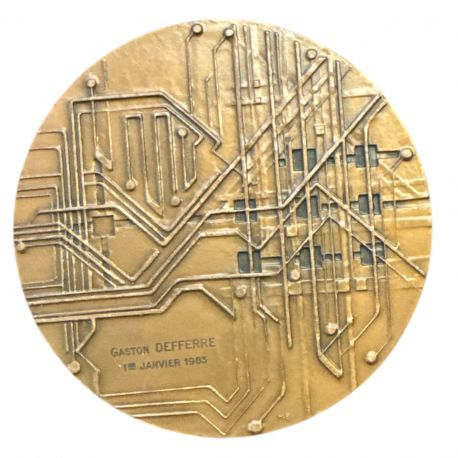 Médaille - Fonction publique Française - cuivre 80,5mm - Gaston Defferre 1983 - SUP