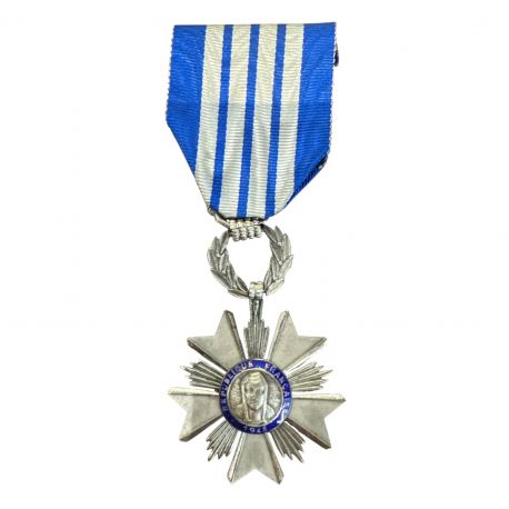 Médaille - Mérite artisanal - chevalier - ordonnance