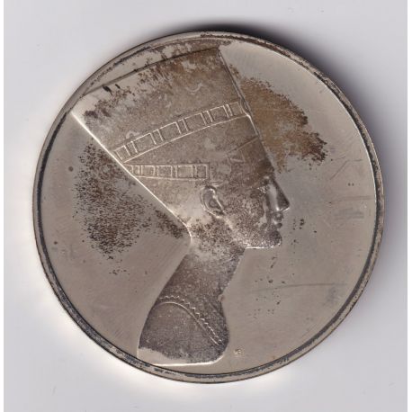 Médaille - La reine Néfertiti - 1365 av JC - Egyptien - Les 100 plus grands chefs-d'oeuvre - argent 65g 0,800 - 50,5mm - SUP