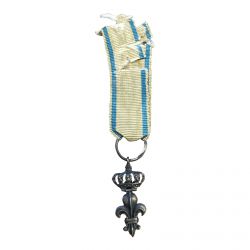 Orde du lys - forme Lys couronné - ruban Indre ou Pas de calais - en argent - 20x9 mm