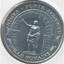 Dept30 - porte auguste - ville romaine - Nimes - 2015 - blanche